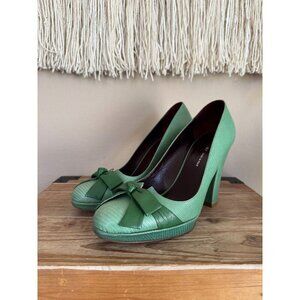 Vintage DKNY Artemisia Made in Italy Green Leather Bow Platform Pumps Size 8.5